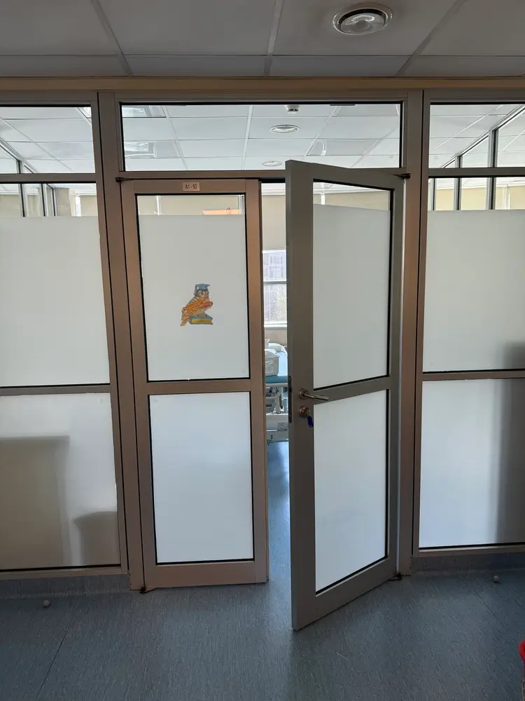 folie matowe na drzwiach